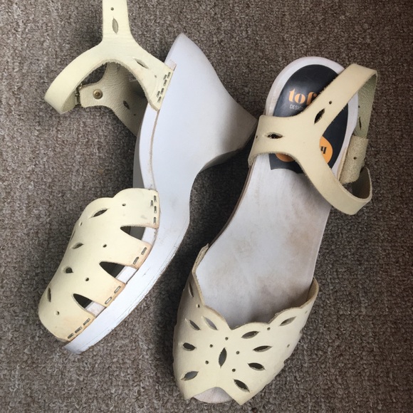 Swedish Hasbeens Shoes - Swedish Hasbeens leather yellow/white clog wood wedges/ heeled sandals Toffel 🐣